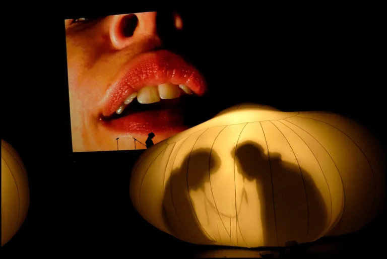 VERSUS de Rodrigo Garcia, Théâtre du Rond-Point, Paris, 2009. Photo Christian Berthelot.