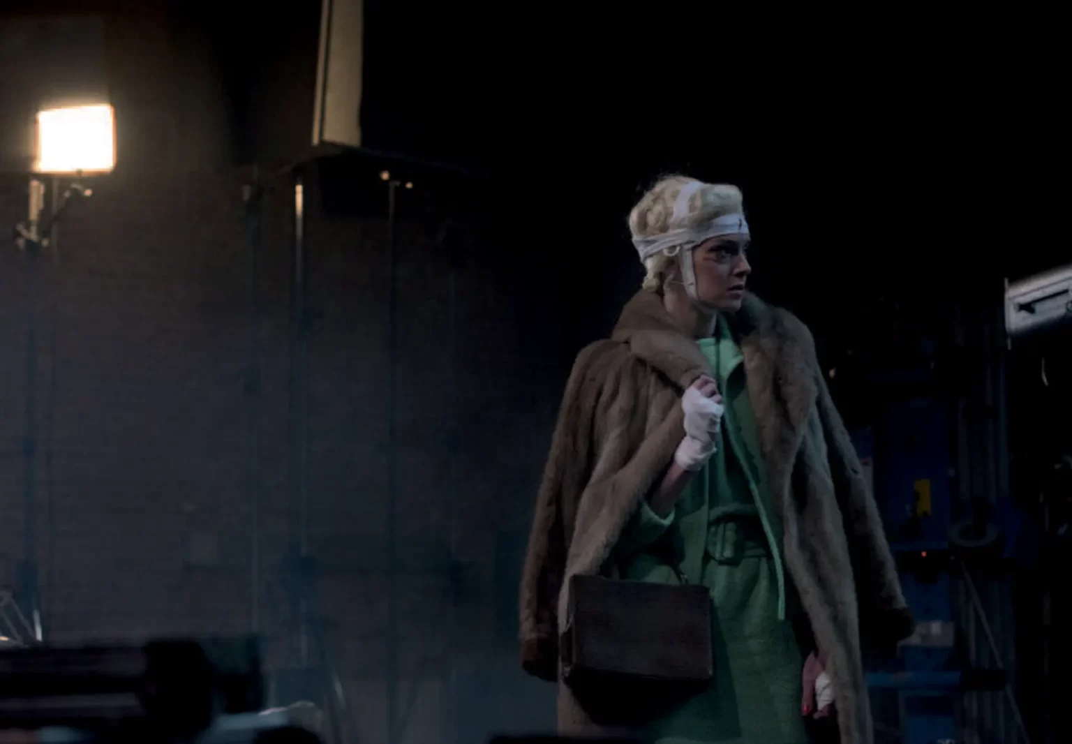 Kate Moran dans MELANIE DANIELS, Kunstenfestivaldesarts, Théâtre La Balsamine, 2013. Photo Marie- Françoise Plissart.