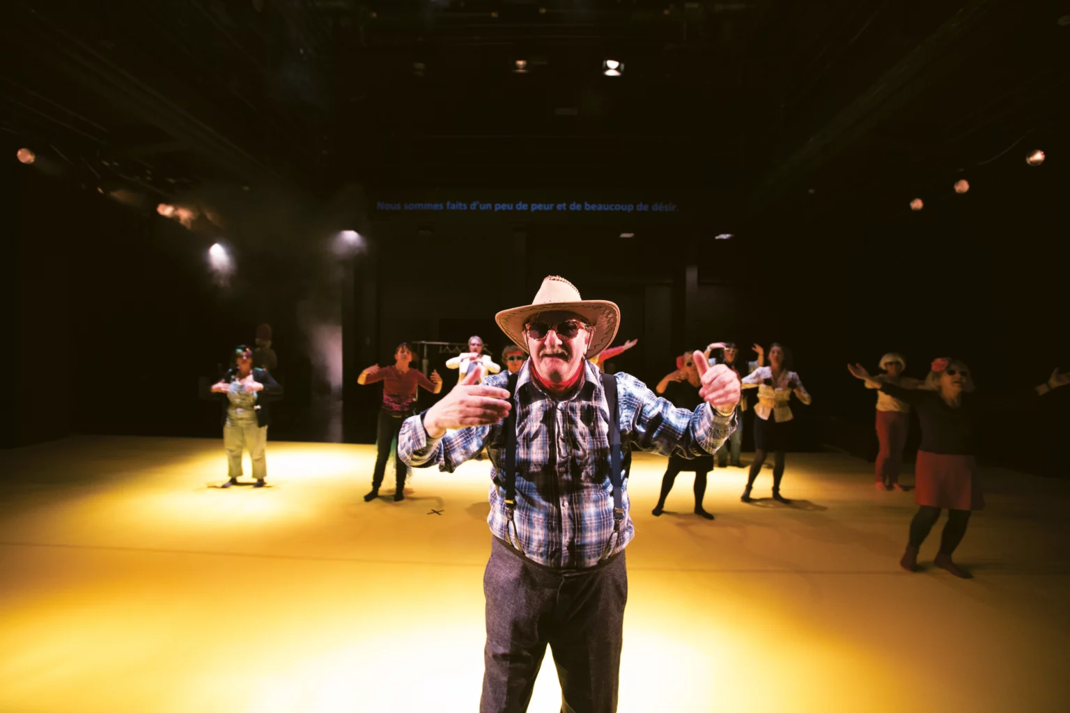 Louis Smet dans Notes pour le futur de Selma Alaoui, Théâtre Les Tanneurs, Bruxelles, 2015. Photo Paul Jules Smith.