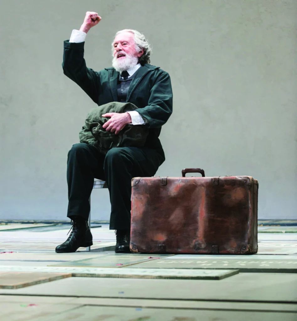 Massimo De Francovich dans LEhMAN TRILoGy de Stefano Massini, mise en scène Luca Ronconi, Piccolo Teatro, Milan, janvier 2015. Photo Attilio Marasco / Piccolo Teatro di Milano - Teatro d’Europa.