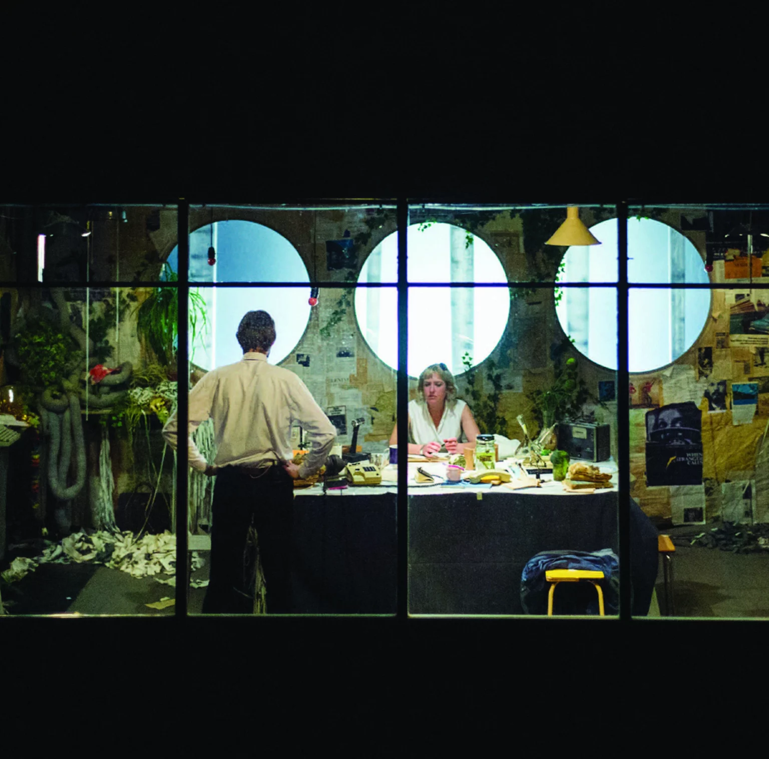 Sylvain Daï et Anja Tillberg dans PoURQUoI ÈVE VIENT-ELLE ChEz ADAM CE SoIR ?, mise en scène Ubik Group, 2012. Photo Andrés Donadio.