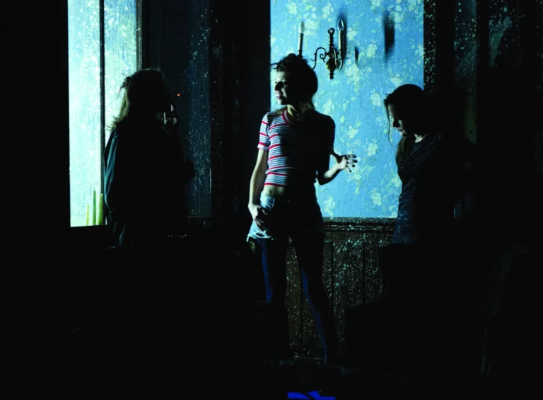 BLEU BLEU, texte et mise en scène Stéphane Arcas, Théâtre océan Nord, 2014. Photo Michel Boermans.