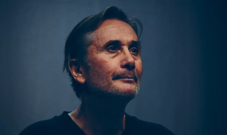 Angelo Bison dans L’Avenir dure longtemps d’après Louis Althusser, mise en scène Michel Bernard, Poème 2, Bruxelles, 2016. Photo Rudy Lamboray.