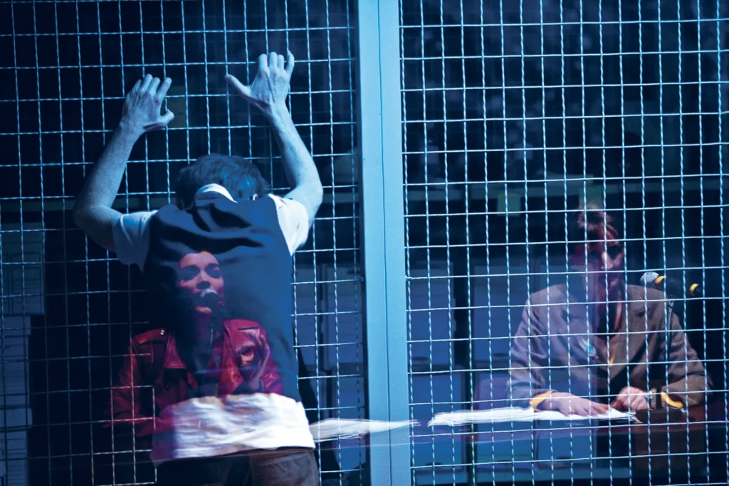 Rodolphe Poulain, Noémie Carcaud et Sophie Neveu (photo du haut) dans Melancholia Europea (Une enquête démocratique), écriture et mise en scène Bérangère Jannelle, MC2, Grenoble, 2017. Photos Jean-Louis Fernandez.