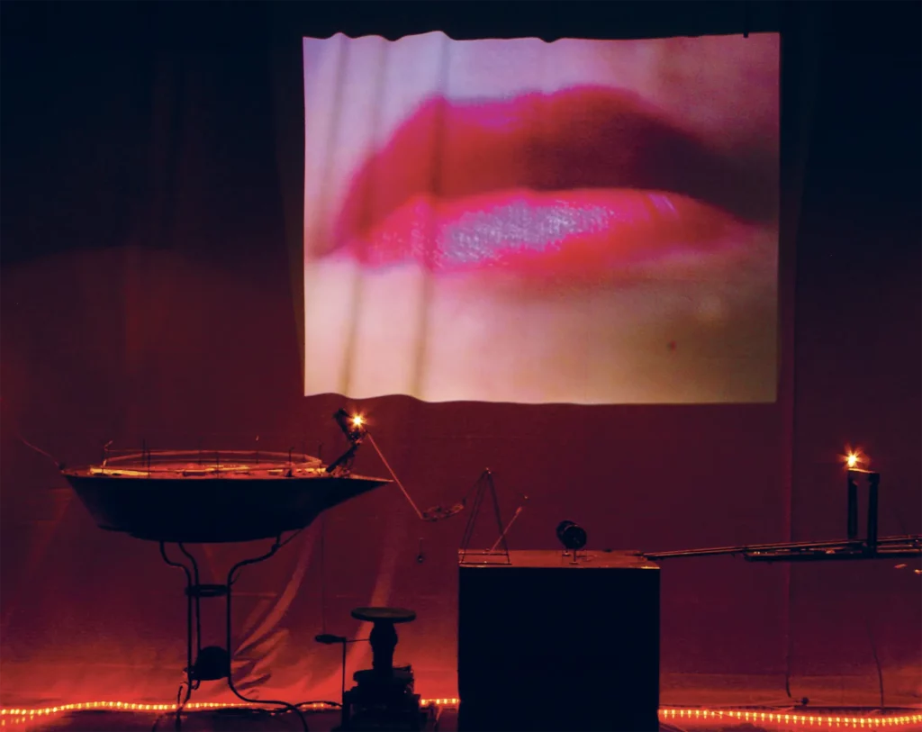 Dés(équilibres, conception Odradek/Pupella Noguès, 2014. Photo Bruno Wagner.