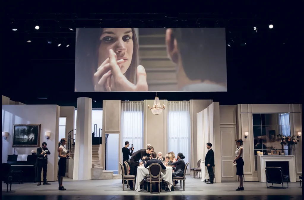 Festen, mise en scène Cyril Teste, montage en direct et régie vidéo Mehdi
Toutain-Lopez, Performance filmique – Création Bonlieu Scène nationale Annecy, 2017.
Photo Simon Gosselin.