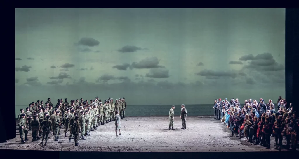 Idomeneo, mise en scène Robert Carsen, vidéo Will Duke, création au Teatro Real à Madrid, 2019. Photo Javier del Real.