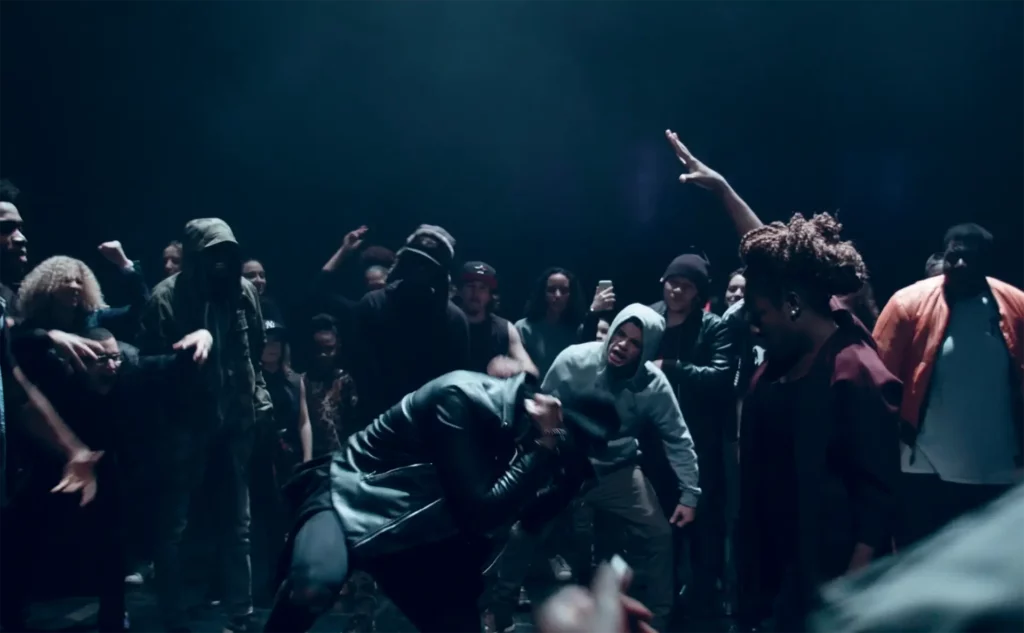 Les Indes galantes, réalisation Clément Cogitore, vidéo, couleur (6 mn), 2017. Production : Opéra national de Paris – 3e scène/ Les Films Pélléas. Courtesy de l’artiste, de la galerie Eva Hober (FR) et de la galerie Reinhard Hauff (DE).