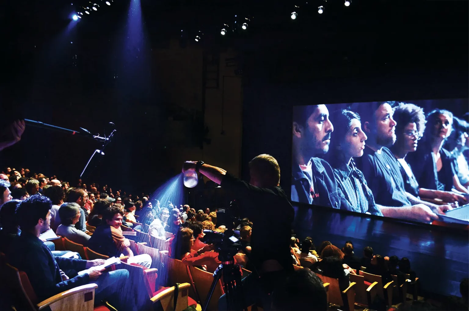 O Agora que demora, Christiane Jatahy, São Paulo : SESC Pinheiros, 2019. Photo : Patricia Cividanes.