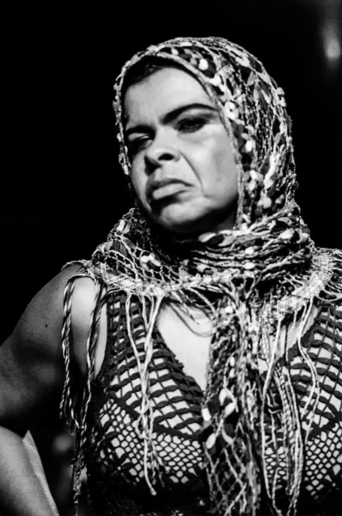 Gisele Vasconcelos dans As Três Fiandeiras, Grupo Xama Teatro,
São José de Ribamar, 2016.
Photo : Luciano Linhares.