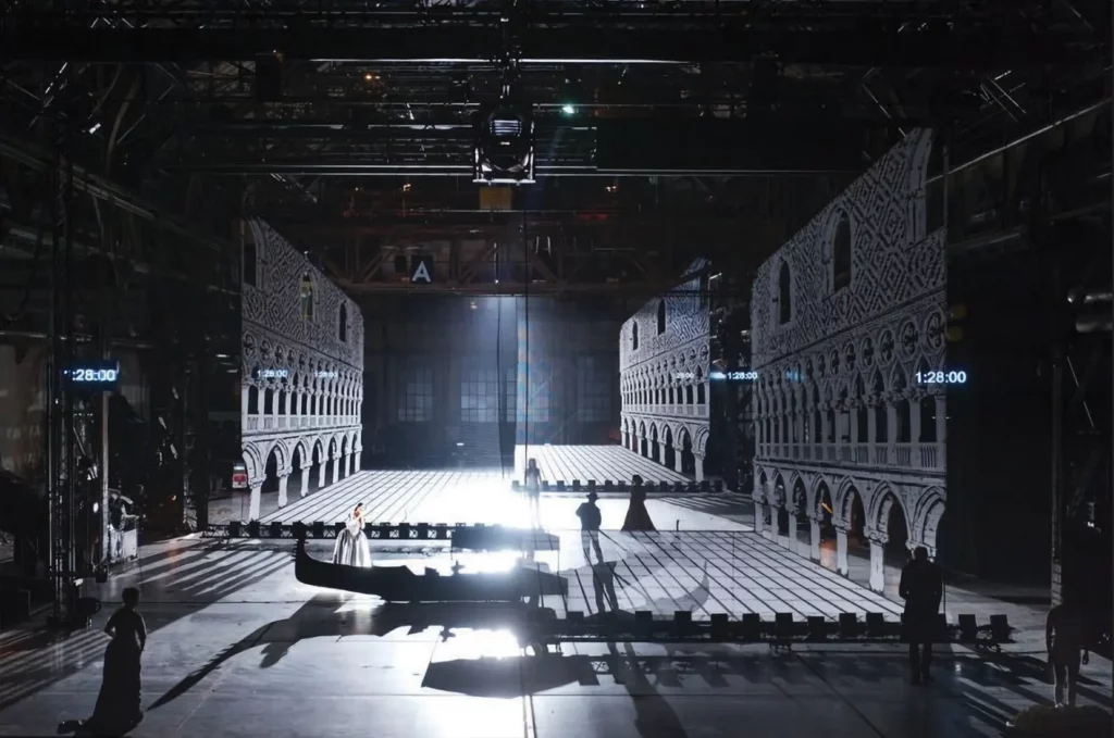 Europeras I & II de John Cage, mise en scène de Heiner Goebbels, Bochum, 2012. Photo Wonge Bergmann.