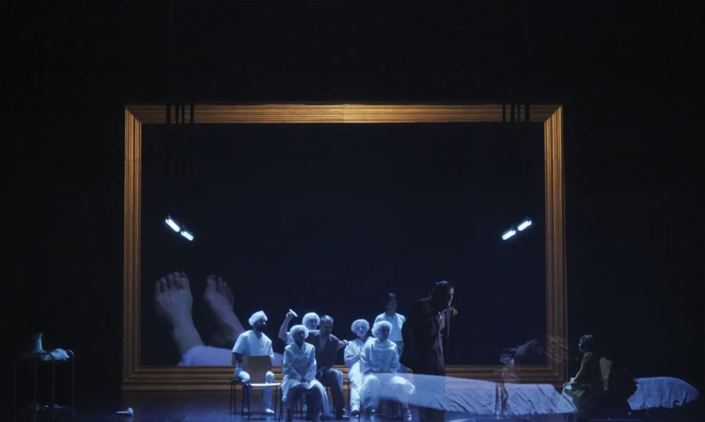 Koma, musique de Georg Haas, texte de Händl Klaus, mise en scène Immo Karaman, Schwetzingen, 2016. Photo Bärbl Hohmann.