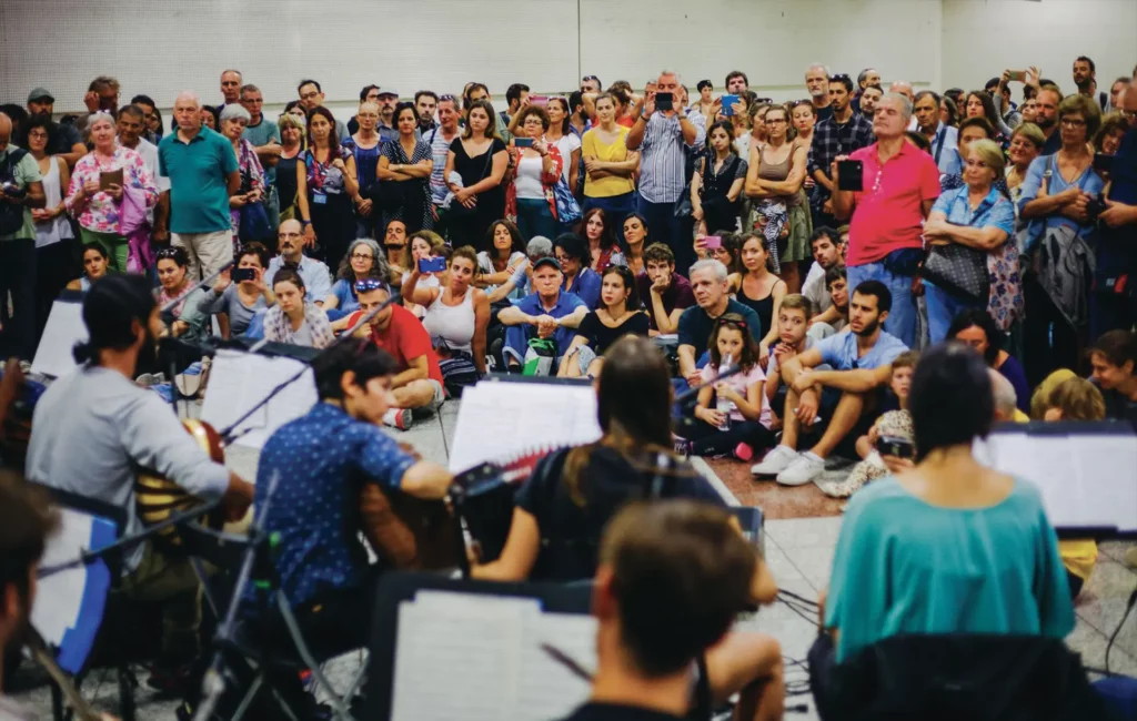 Orchestre interculturel du département de l’éducation, Opéra National de Grèce. Photo Valeria Isaeva.
