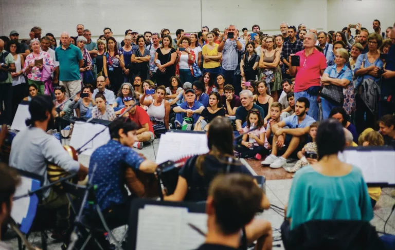 Orchestre interculturel du département de l’éducation, Opéra National de Grèce. Photo Valeria Isaeva.
