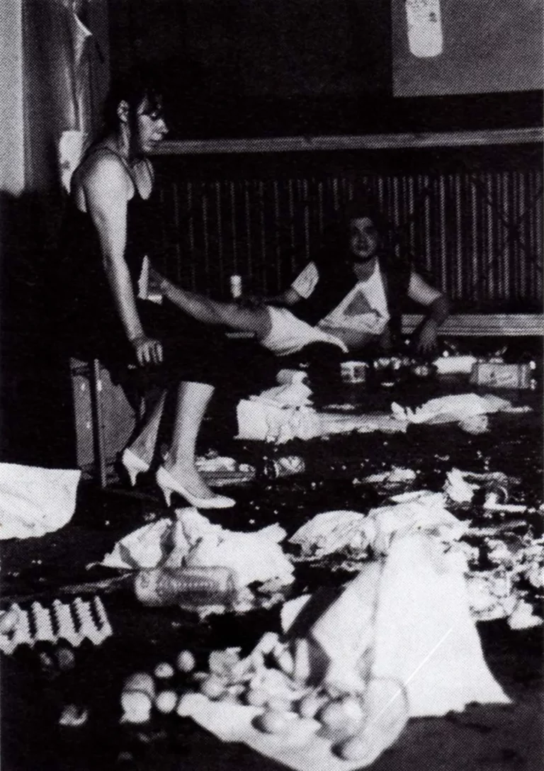 Monique Ghysens, François Sikivie. IL Y A DES ÉVÉNEMENTS TELLEMENT BIEN PROGRAMMÉS QU'ILS SONT INOUBLIABLES AVANT MÊME D'AVOIR EU LIEU. Photo Lou Hérion