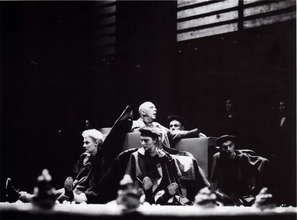 Dominique Brodin, Serpentine Teyssier, Lula Bery, Dominique Tack, Tanguy Goasdoué. UNE TRAGÉDIE CÉLESTE par la Compagnie Patrice Bigel/la Rumeur. Photo Alain Dugas