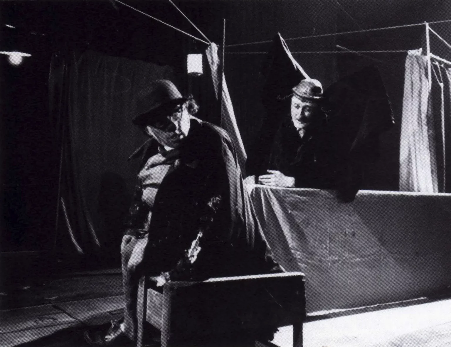 MYSTÈRE BOUFFE. Théâtre du Radeau. Photo Nadine Szewrzyk