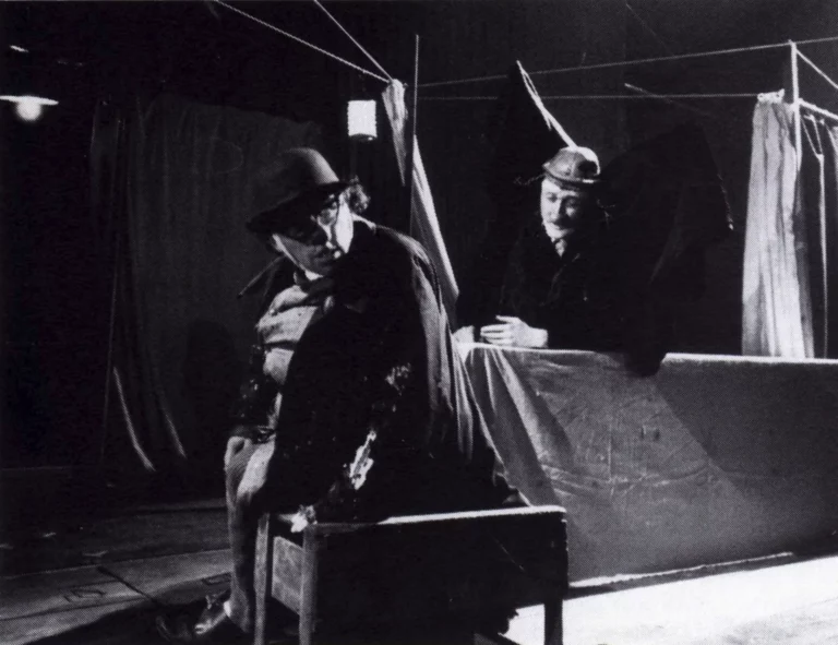 MYSTÈRE BOUFFE. Théâtre du Radeau. Photo Nadine Szewrzyk