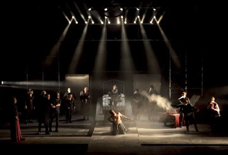 HENRY VI de William Shakespeare, mise en scène et scénographie Thomas Jolly, Trident, scène nationale de Cherbourg Octeville, janvier 2012. Photo Nicolas Joubard.