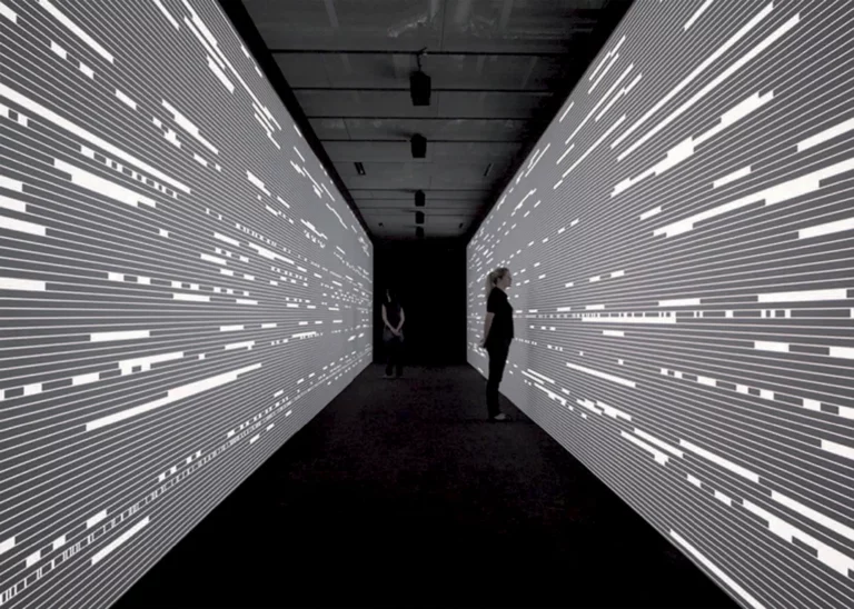 DATA.PATH de Ryoji Ikeda. Photo Fernando Maiquieira/ Espacio Fundación Telefónica.