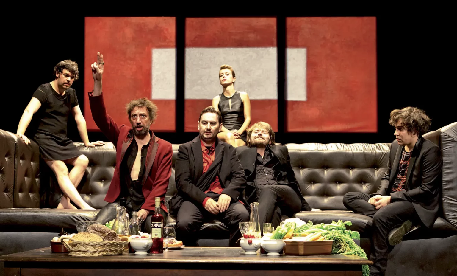 Vincent Sornaga, Philippe Grand’Henry, Christophe Lambert, Marie Lecomte, Julien Jaillot et Pierre Verplancken dans L.E.A.R. d’Antoine Laubin et Thomas Depryck d’après Shakespeare, Théâtre Varia, Bruxelles, novembre 2013. Photo Alice Piemme / AML.