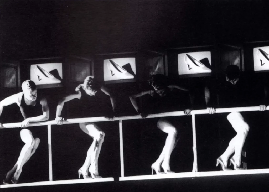 EX MACHINA. Conception et mise en scène: Frédéric Flamand scénographie électronique: Fabrizio Plessi, une production de Charleroi/Danses. Photo de Cugnac.